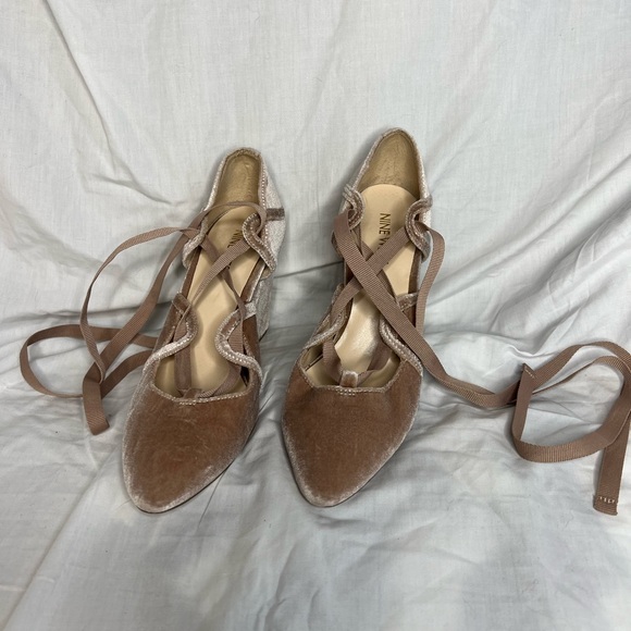 Nine West blush heels. - Picture 1 of 3